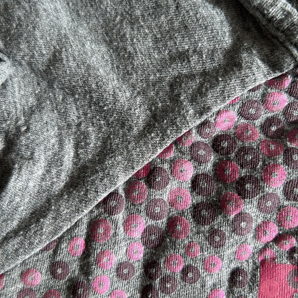 3/$25 Bench T-shirt Size 5-6 - Picture 3 of 5